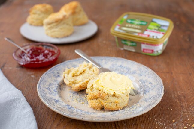 LinkedIn-True-Taste-of-Kerrygold_Bo_Photography_Food_Scones_Pack-German-Extra_1